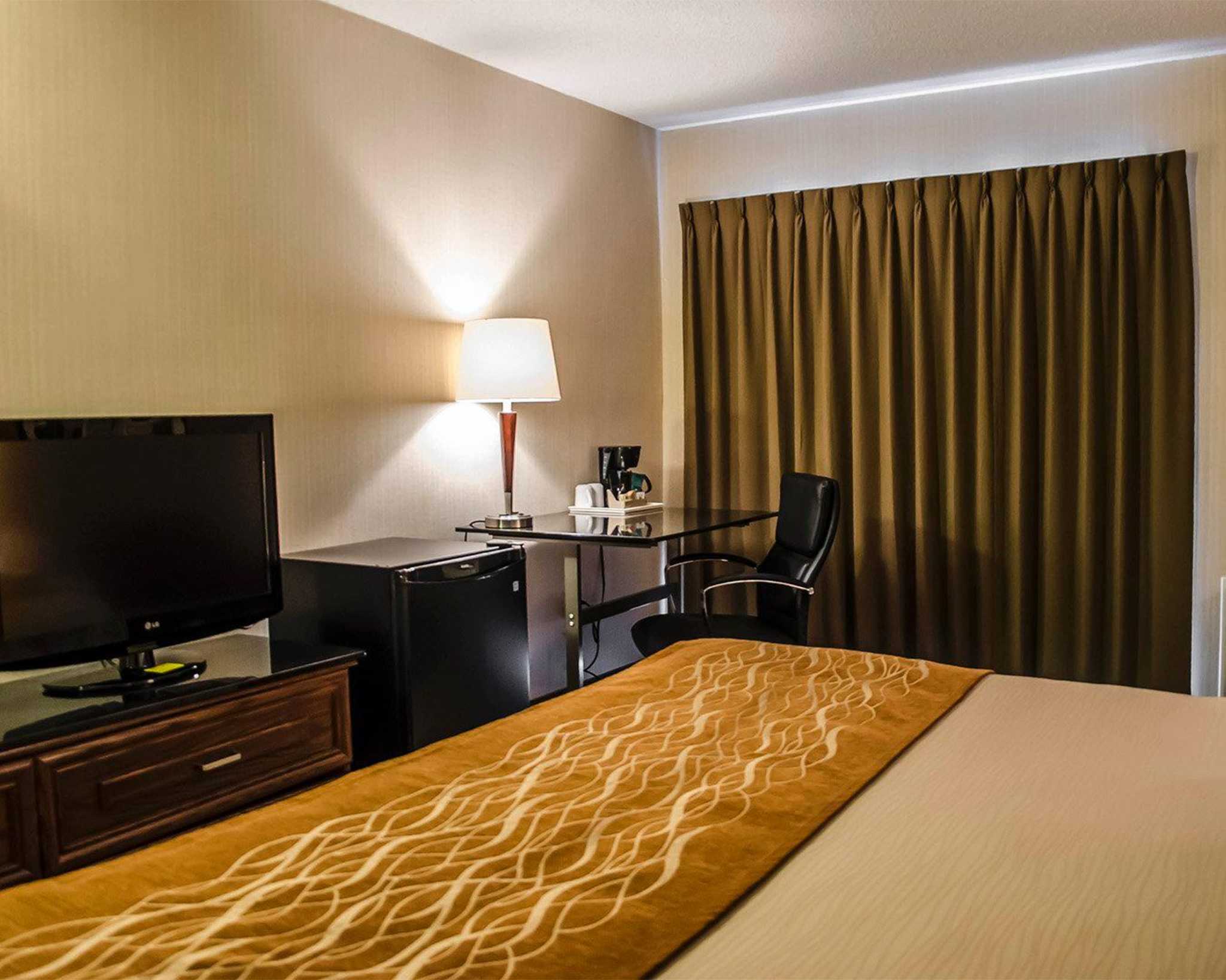 Images Comfort Inn South Shore