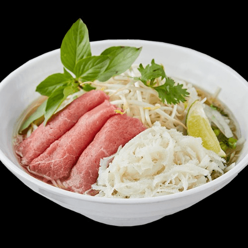 P8. Rare beef & Tripe Noodle soup (T, S)