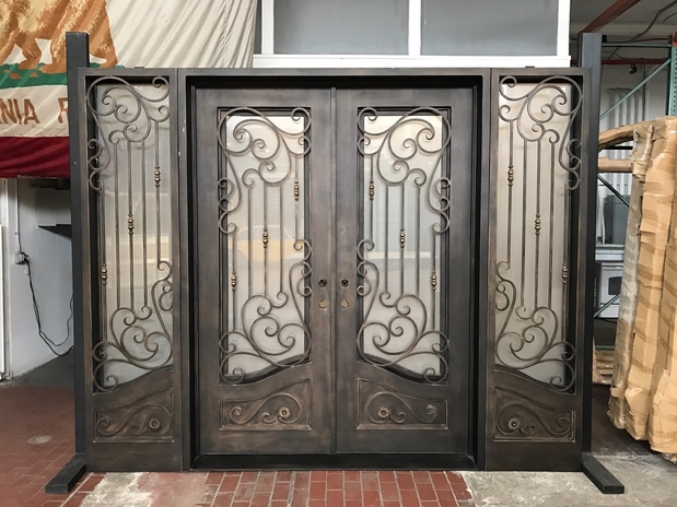 Images Pinky’s Iron Doors