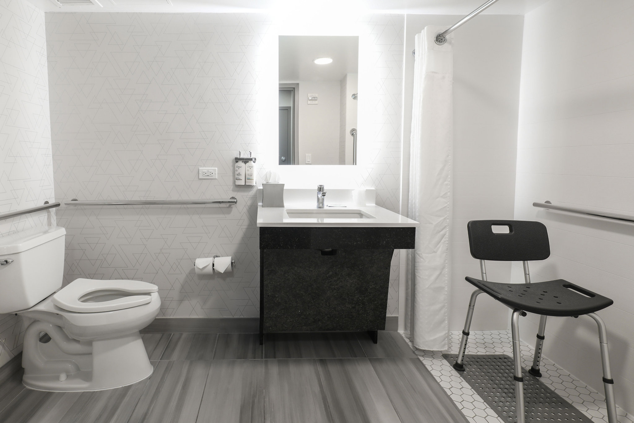 Holiday Inn Express Washington DC SW - Springfield by IHG Image