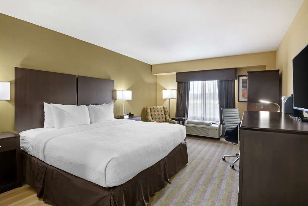 Best Western Plus Thornburg Inn & Suites Image