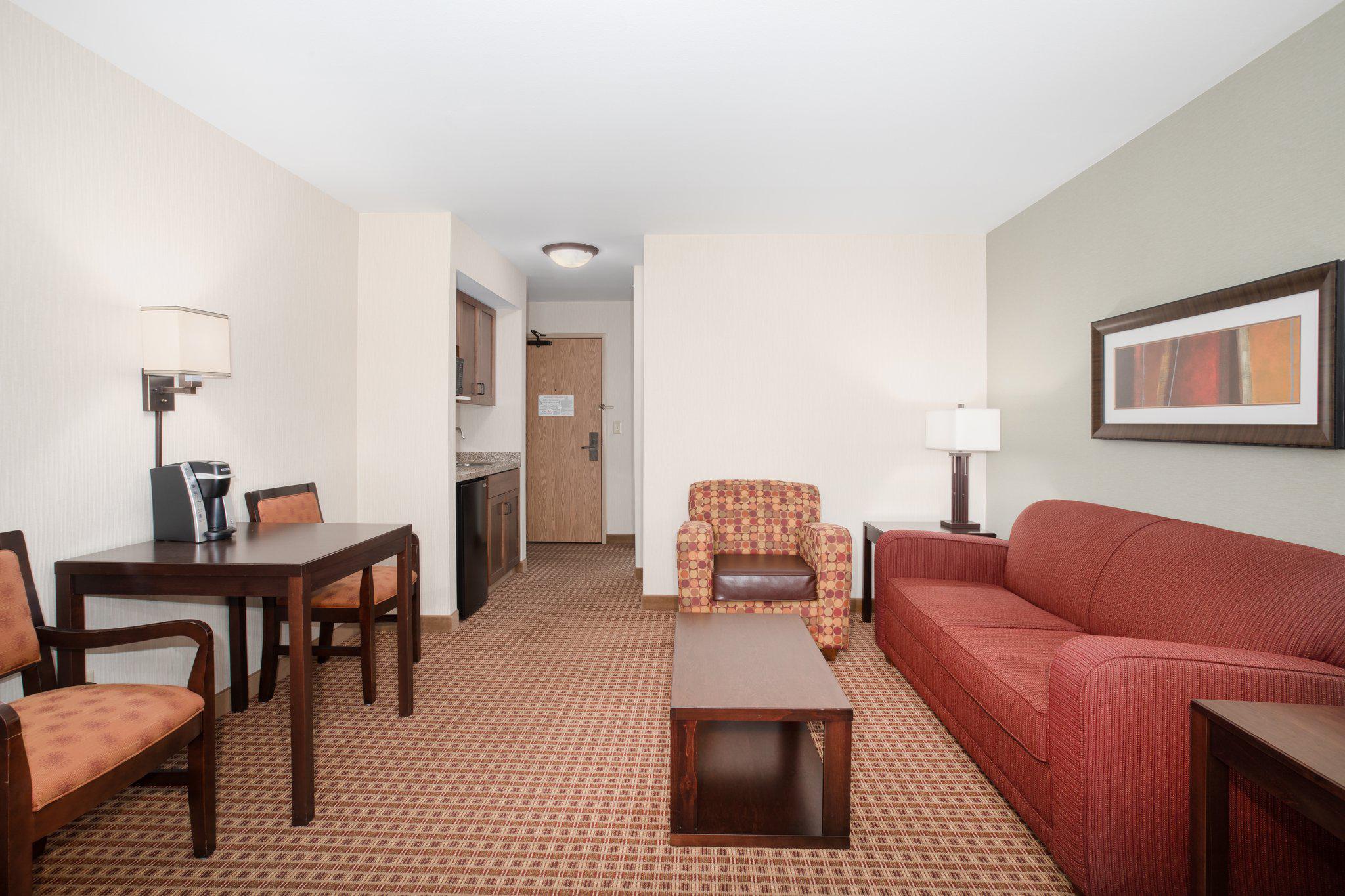 Holiday Inn Express & Suites Gillette Photo