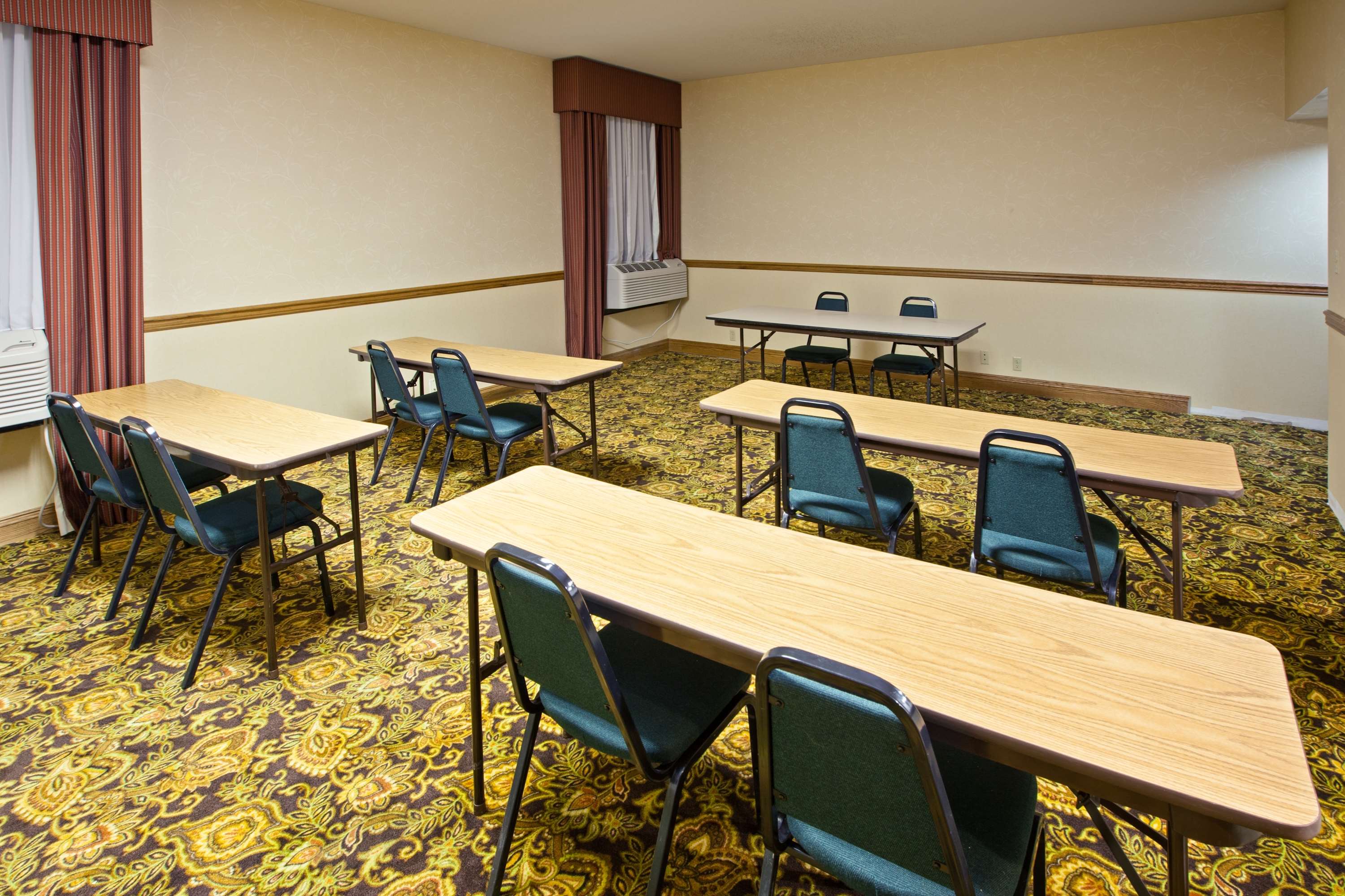 Country Inn & Suites by Radisson, Saginaw, MI Photo
