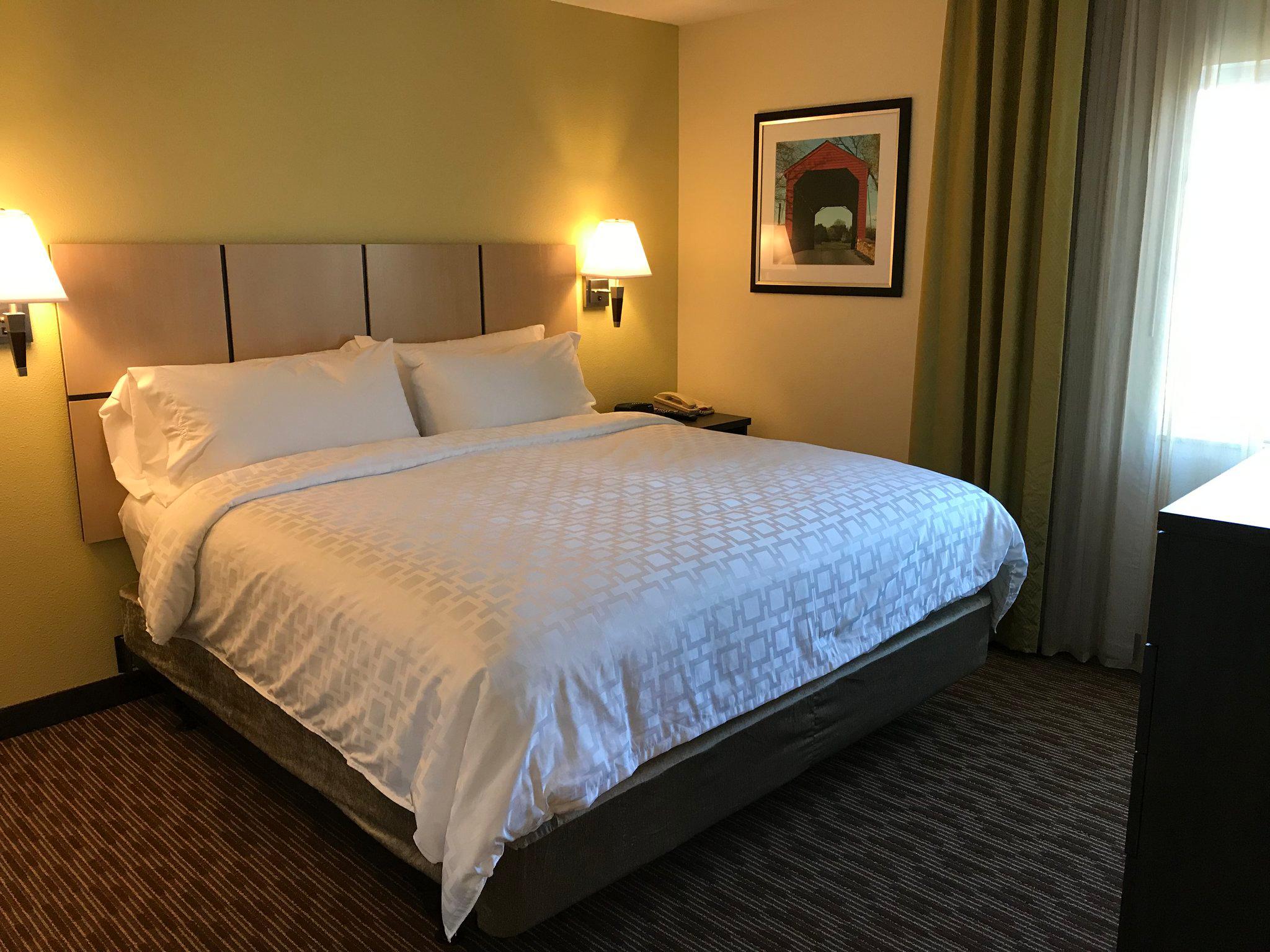 Candlewood Suites Fort Wayne - NW Photo