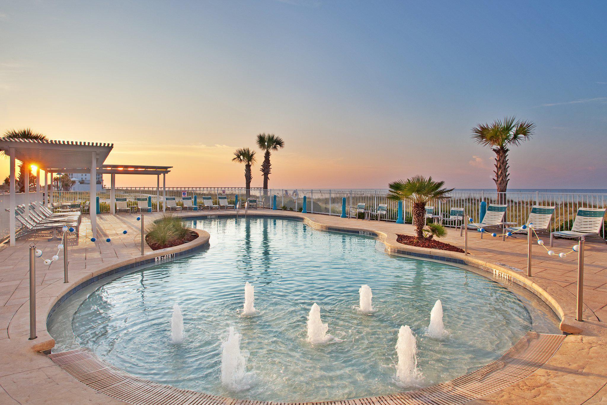 Holiday Inn Express Pensacola Beach Photo