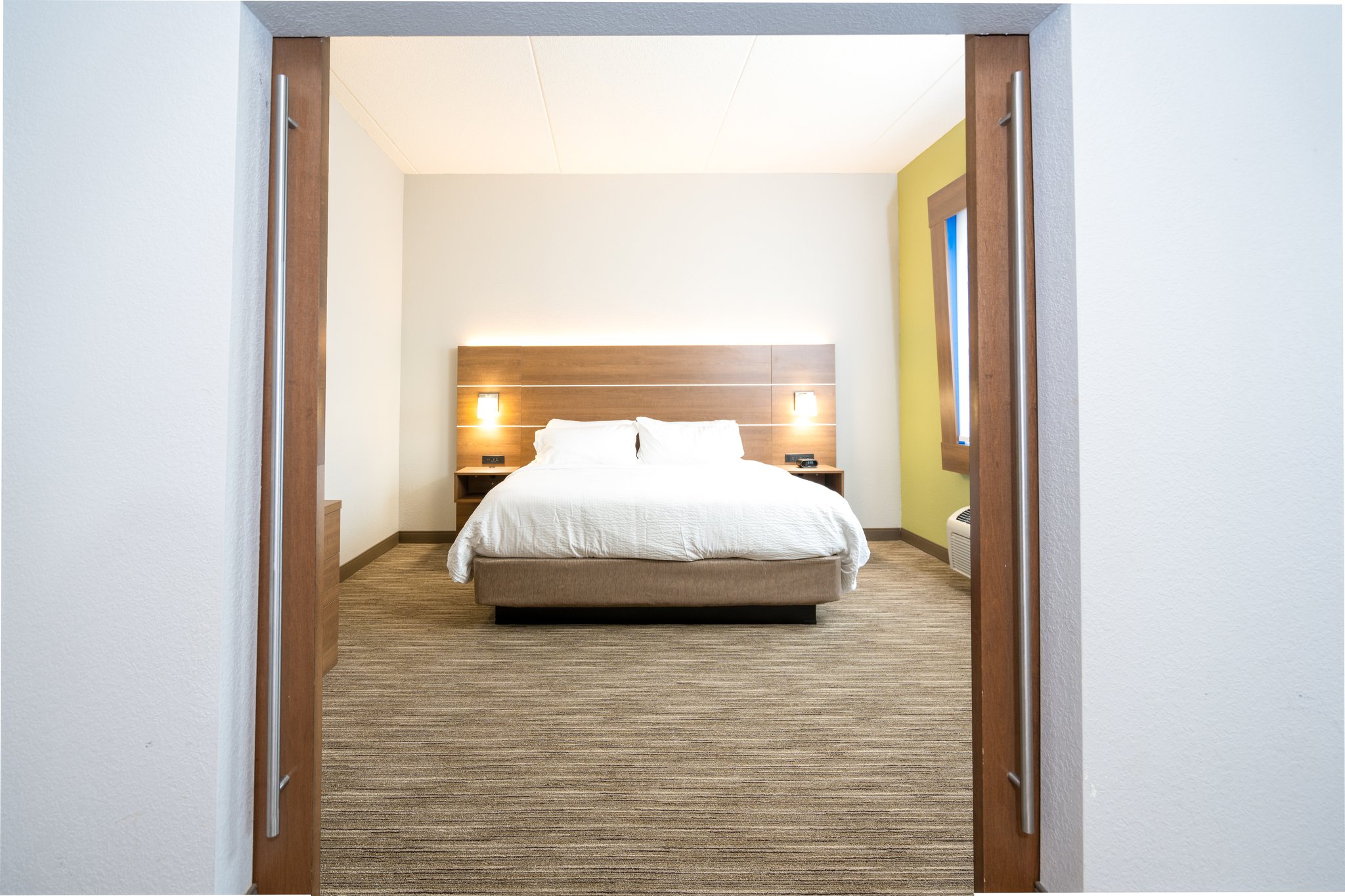 Holiday Inn Express & Suites Mankato East by IHG Image