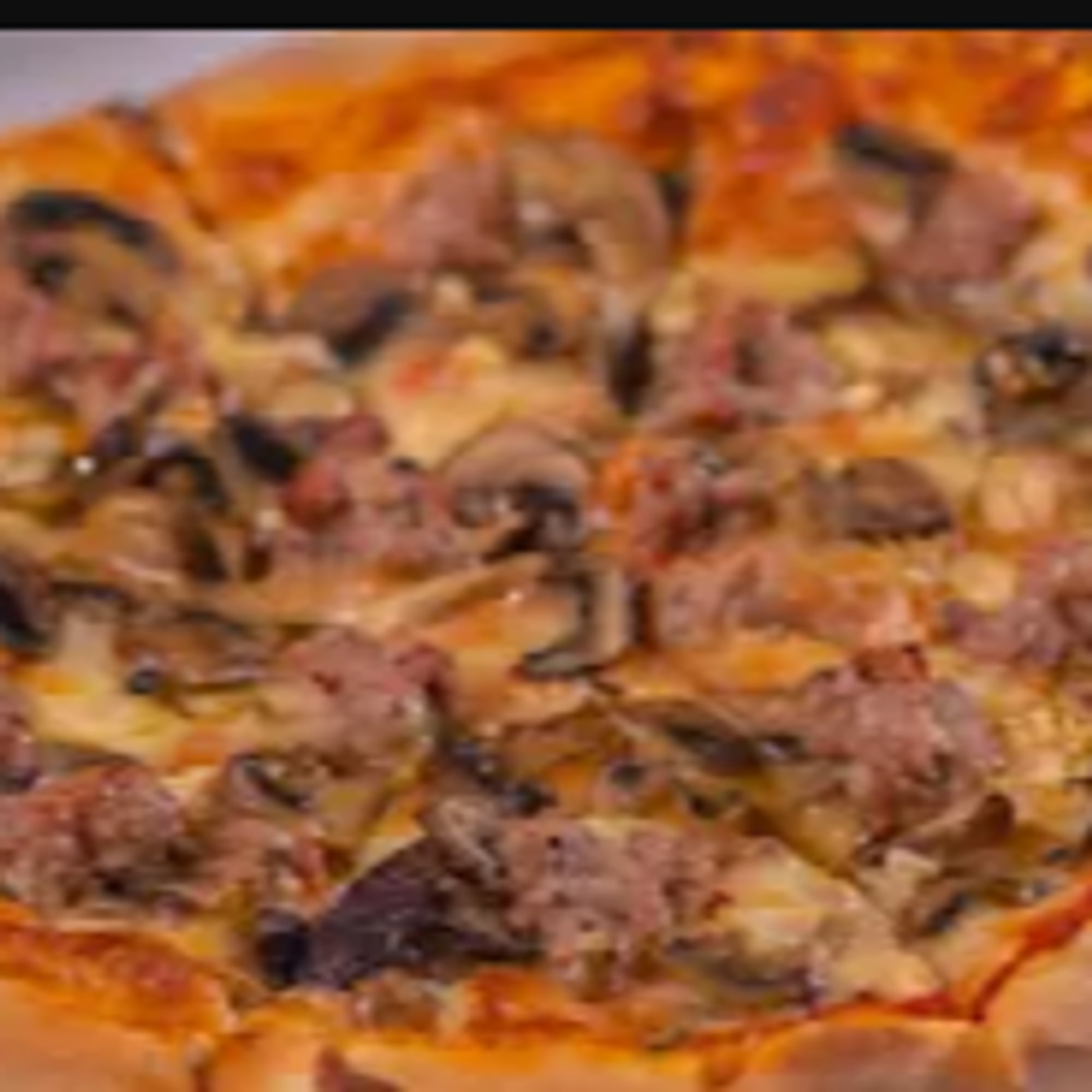 Funghi E Salsiccia Pizza