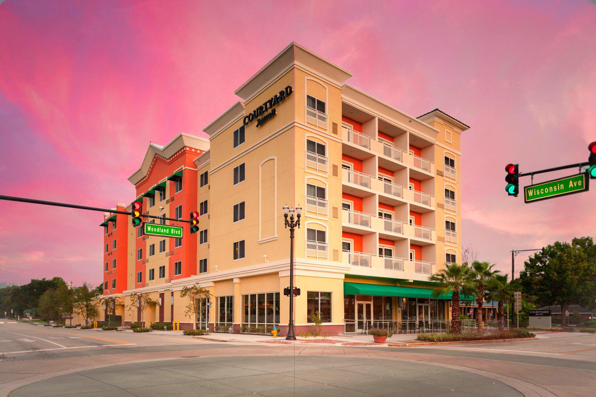 Courtyard by Marriott DeLand Historic Downtown Photo