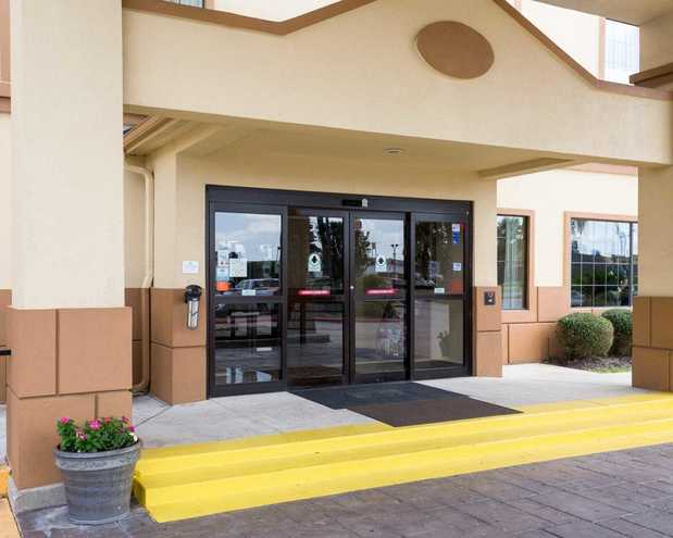 Images Comfort Suites