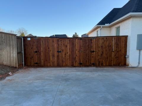 Top Rail Fence Oklahoma City Image