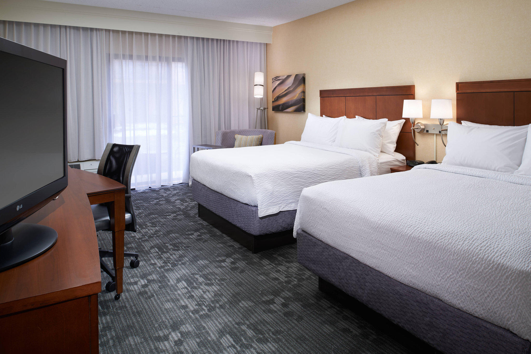 Courtyard by Marriott Detroit Dearborn Photo