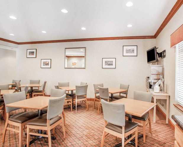 Images Quality Inn Lake of the Ozarks