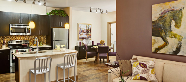 Images Lakeline East Apartments