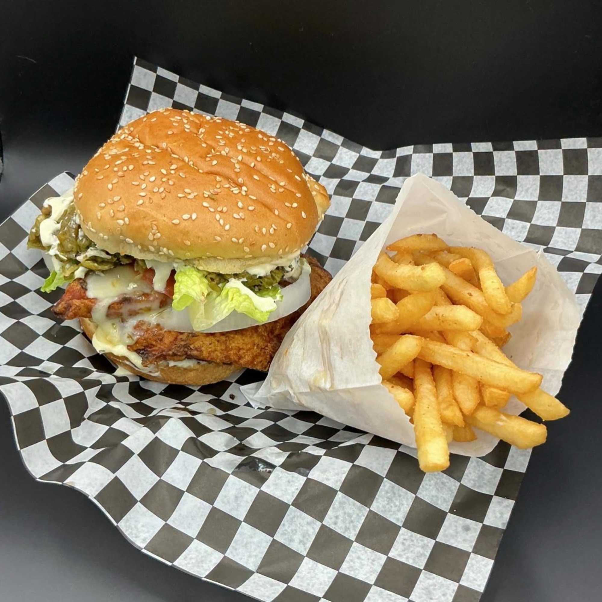 Musso Chili Chicks Sandwich Meal