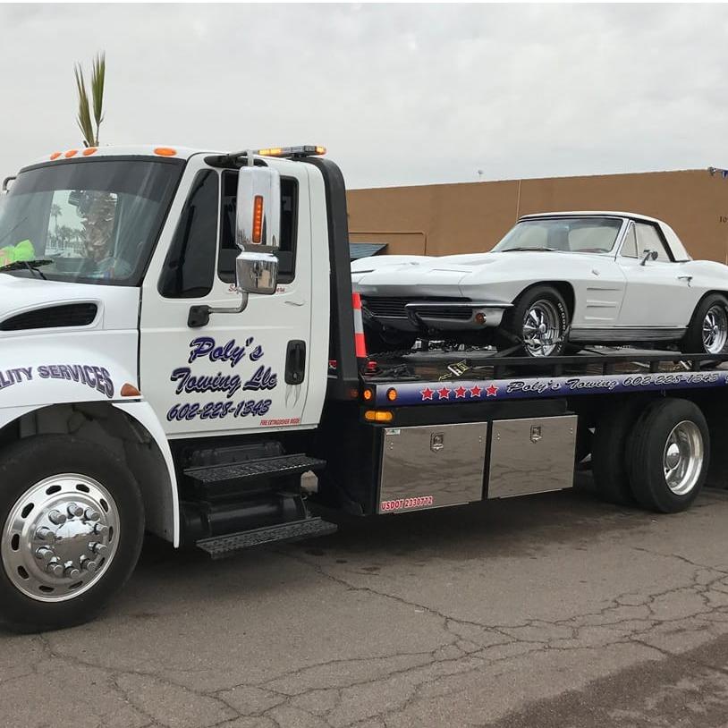Poly's Towing Photo