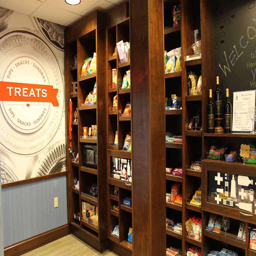 Hampton Inn & Suites Stroudsburg Pocono Mountains Image