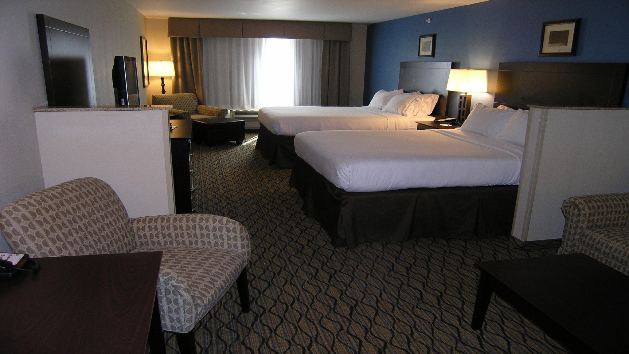 Holiday Inn Express & Suites Belle Vernon Photo