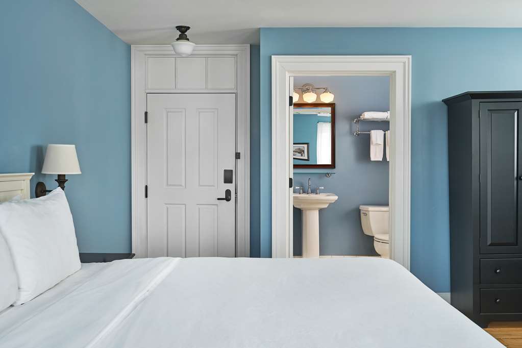 The Cadillac House Lexington, Tapestry Collection by Hilton Image