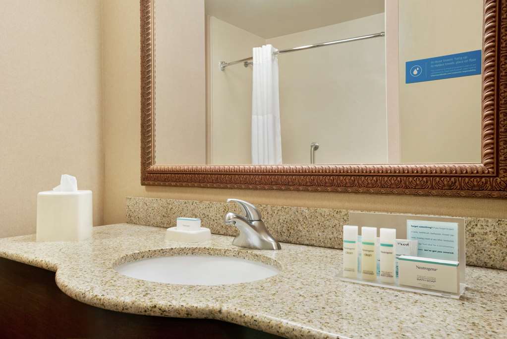 Hampton Inn & Suites by Hilton West Bend Image