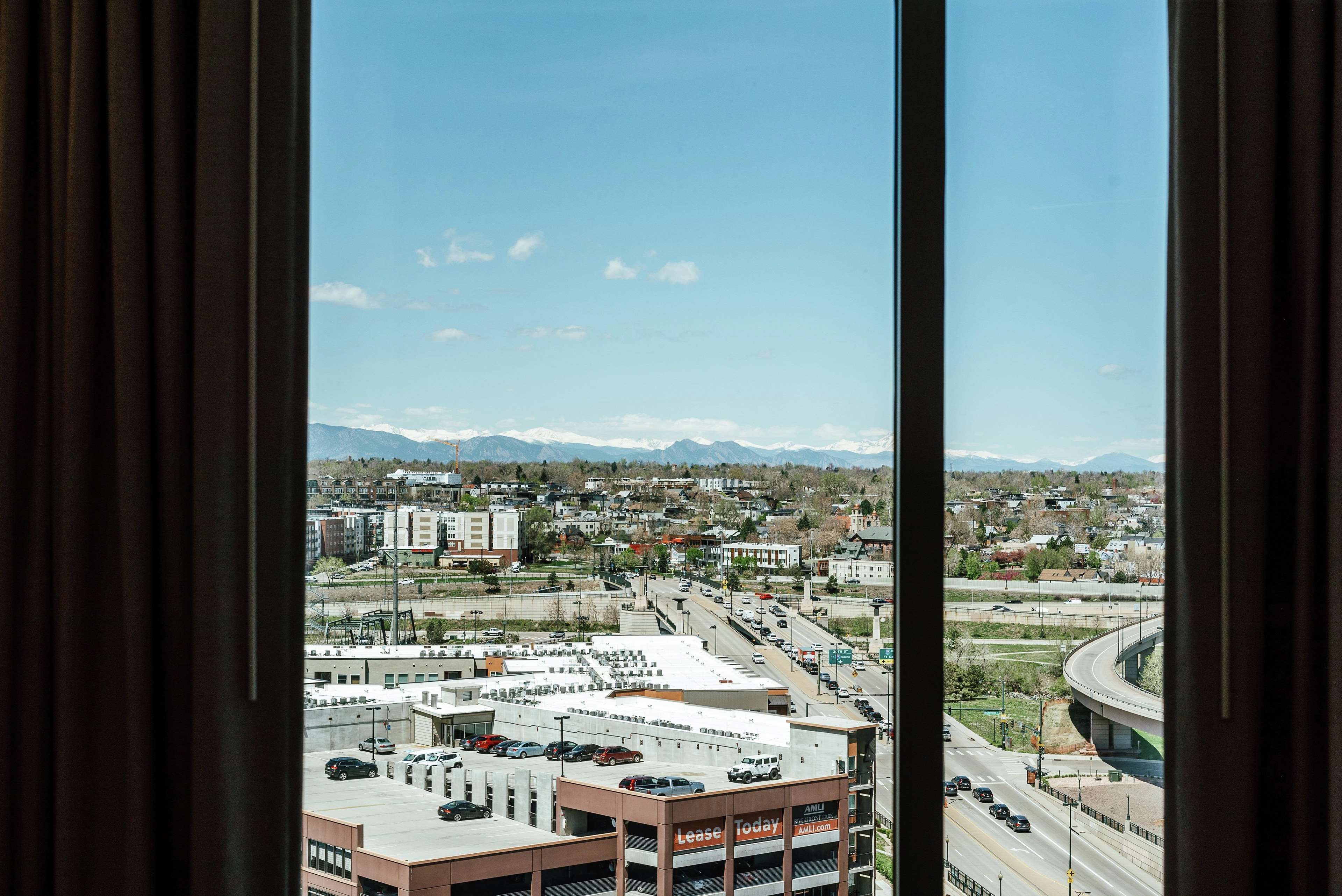 Hilton Garden Inn Denver Union Station Photo