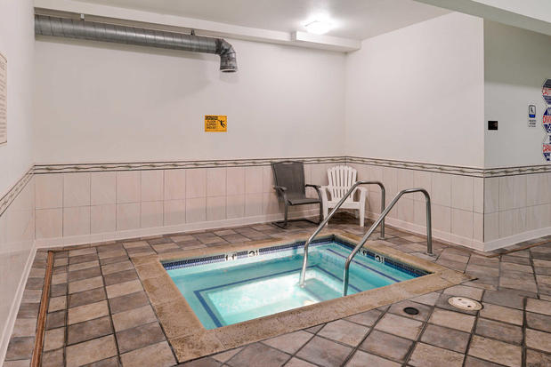 Images Comfort Suites