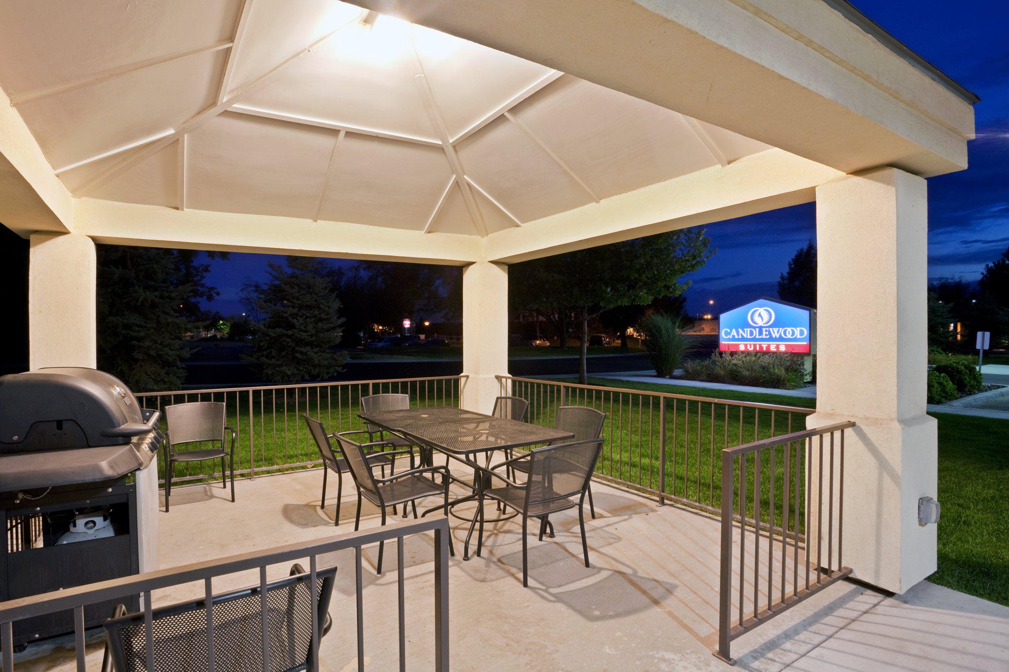 Candlewood Suites Boise - Towne Square Photo