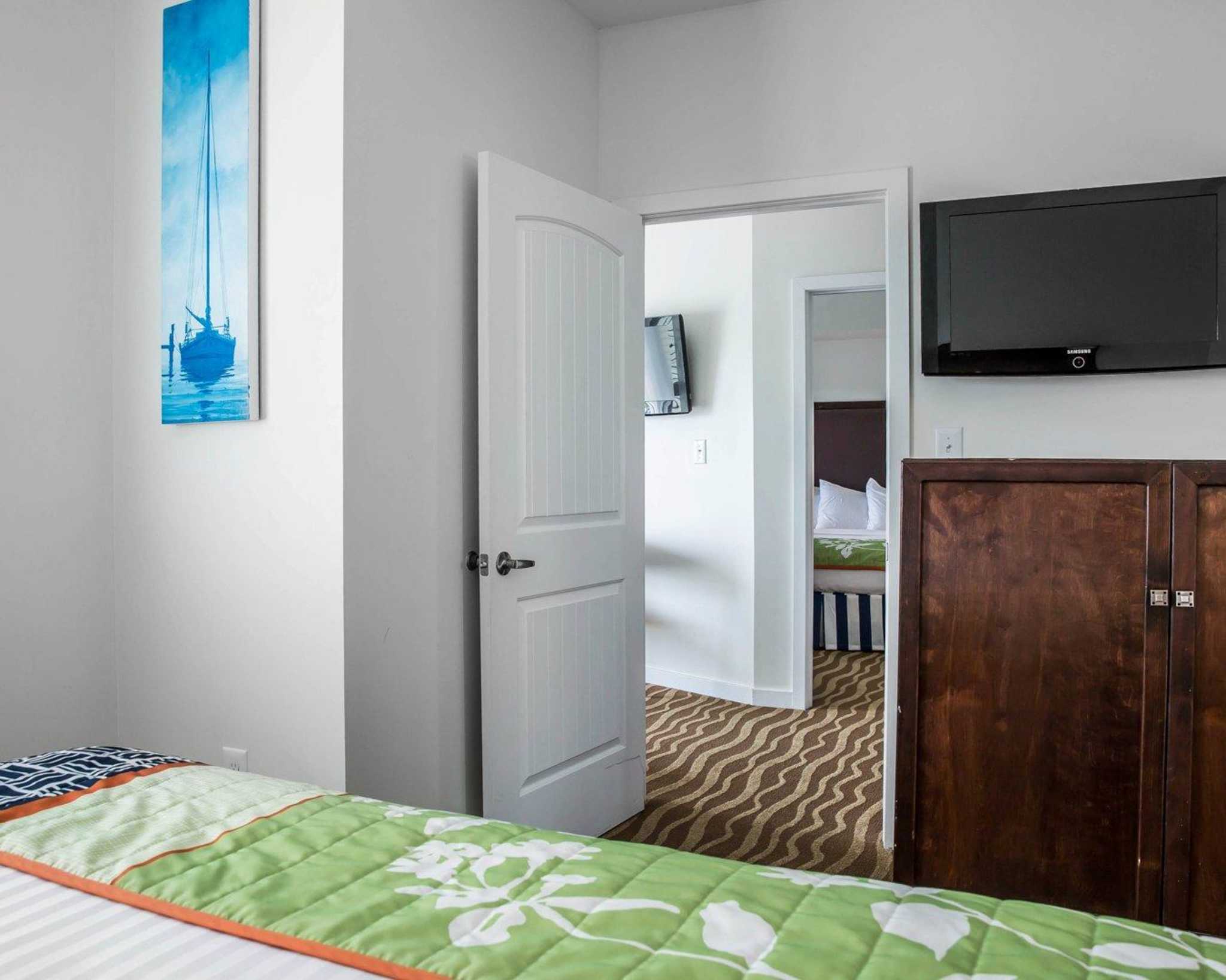 Mechanicsville Md Island Inn Suites An Ascend Hotel Collection Print