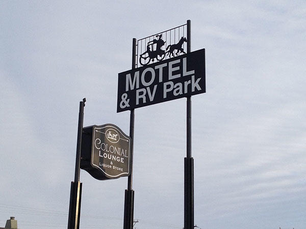 Colonial Motel & RV Park Photo