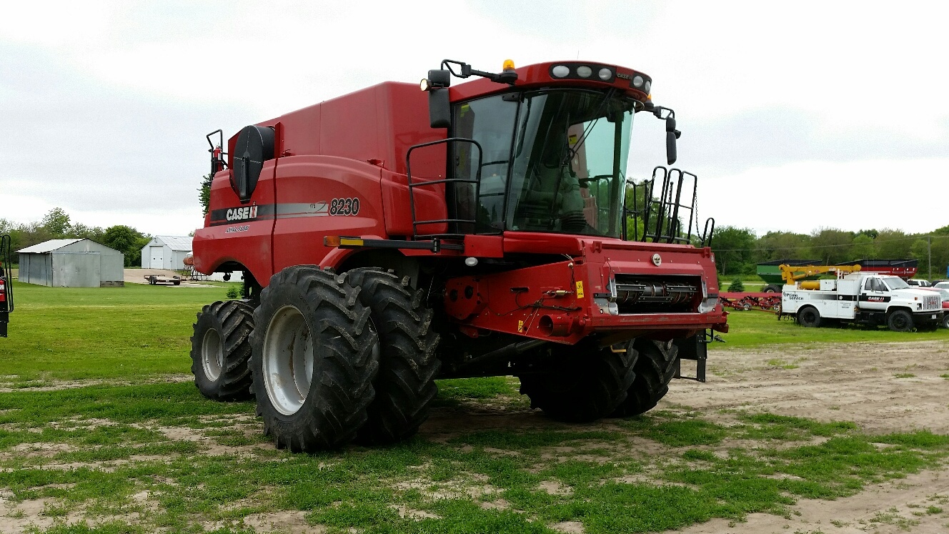 2013 Case IH 8230