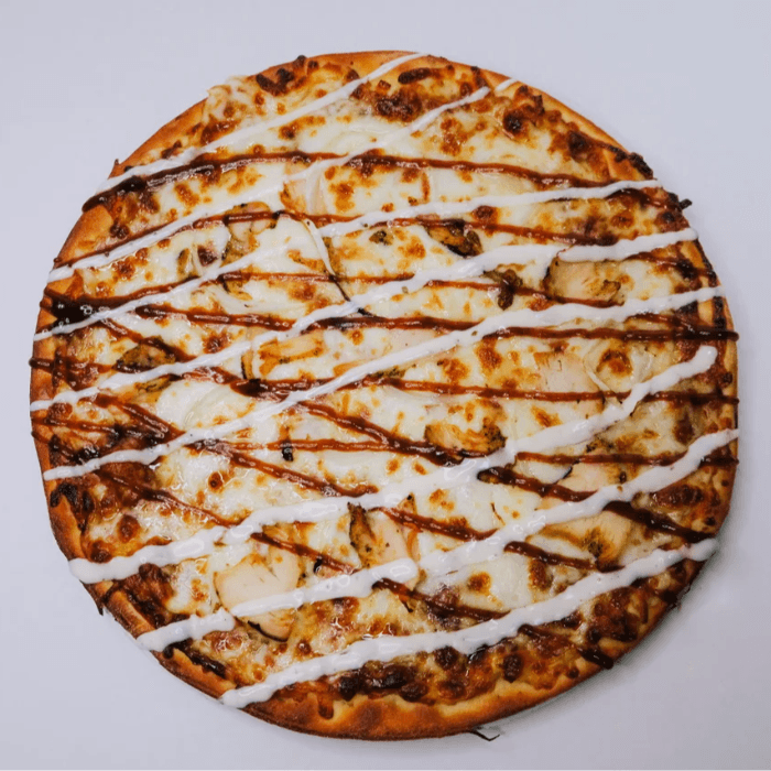 Chicken on the Barbie Pizza (Neapolitan or Cauliflower)