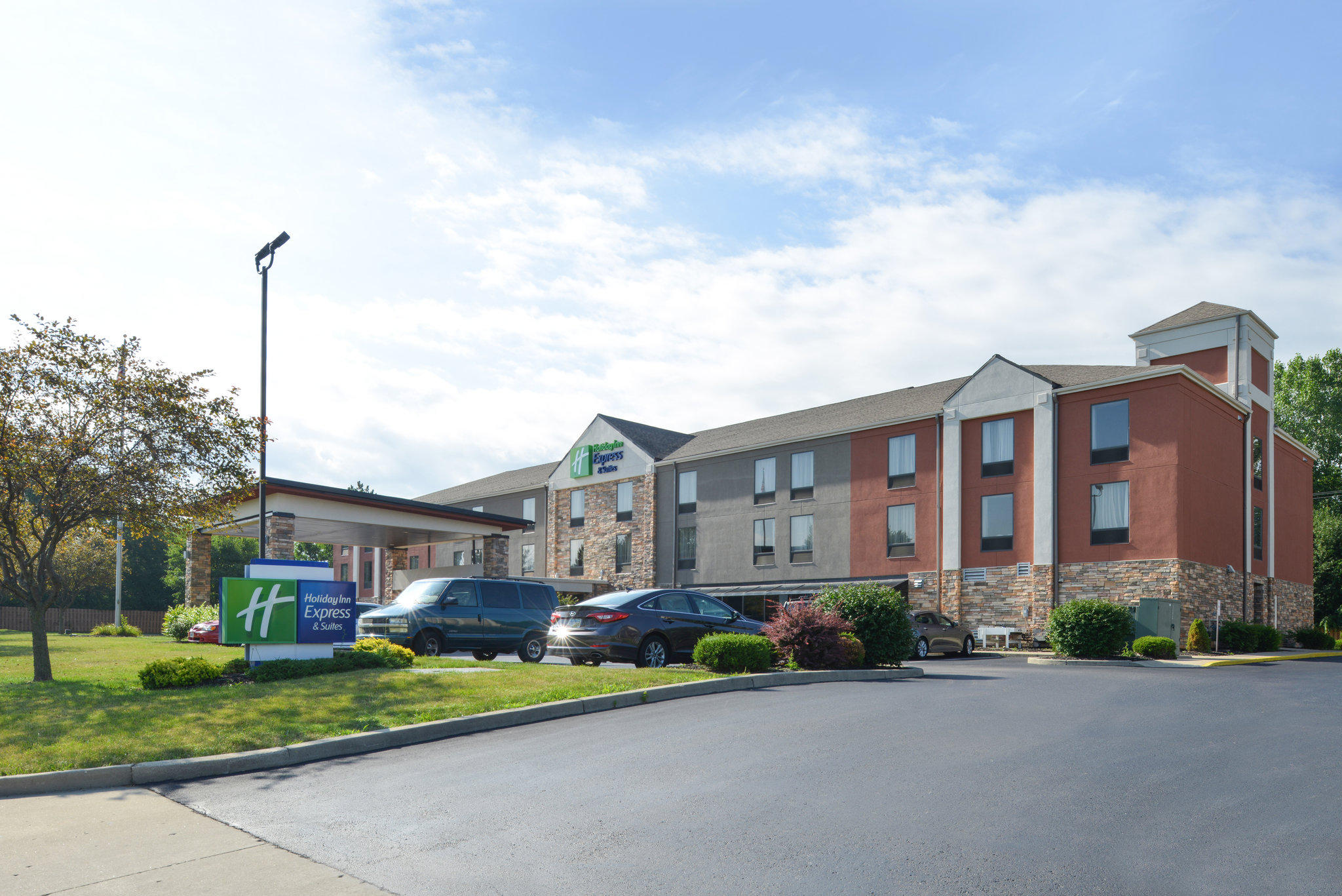 Holiday Inn Express & Suites Dayton-Huber Heights Photo