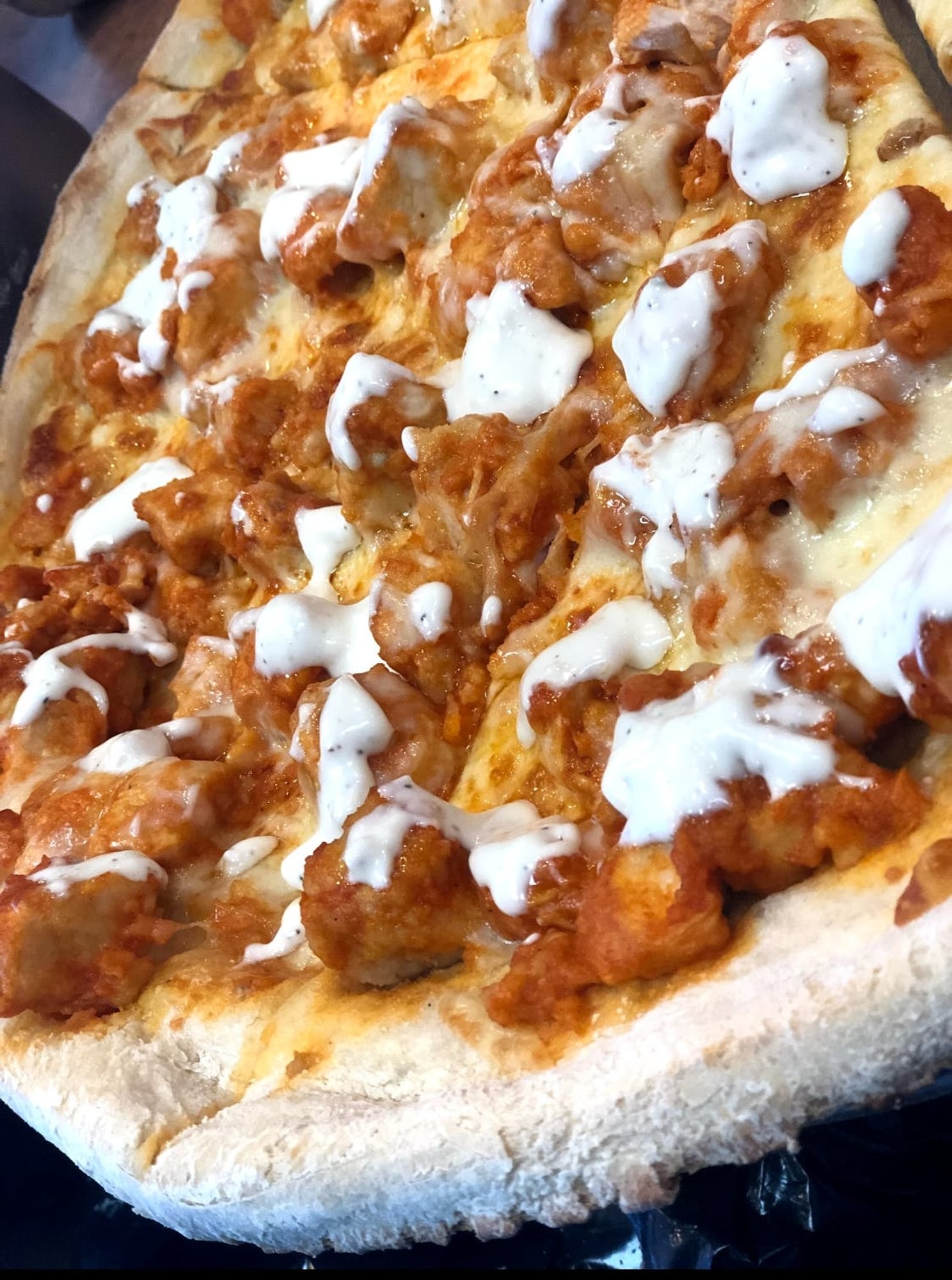 Buffalo Chicken Pizza (18")