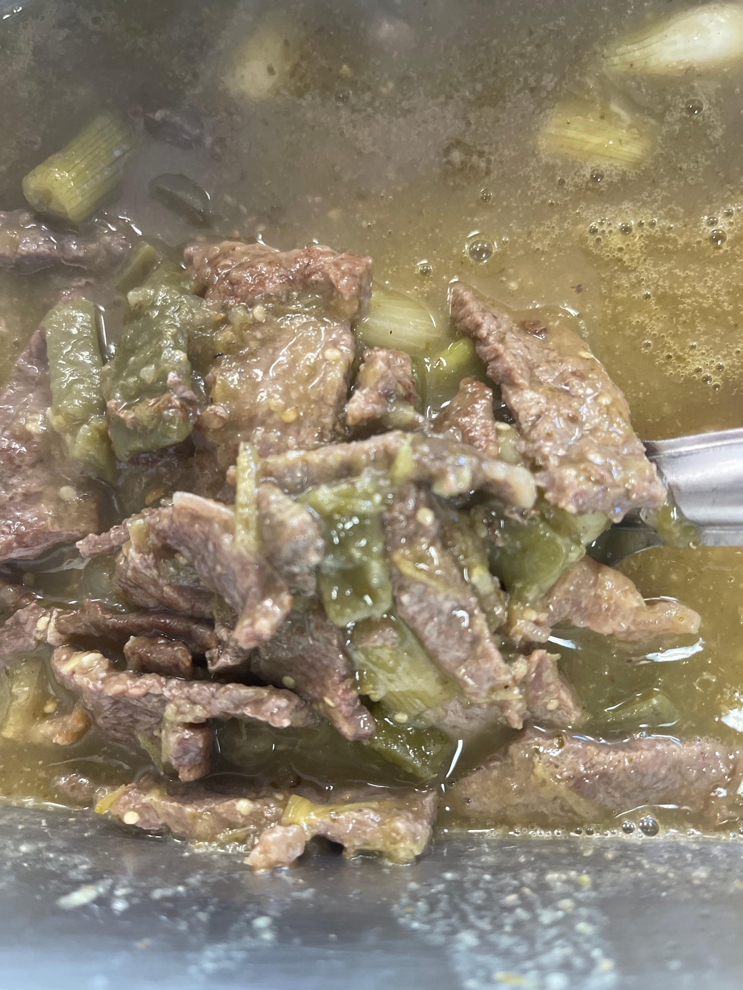 Taco de Bistec con Papas en Salsa Verde