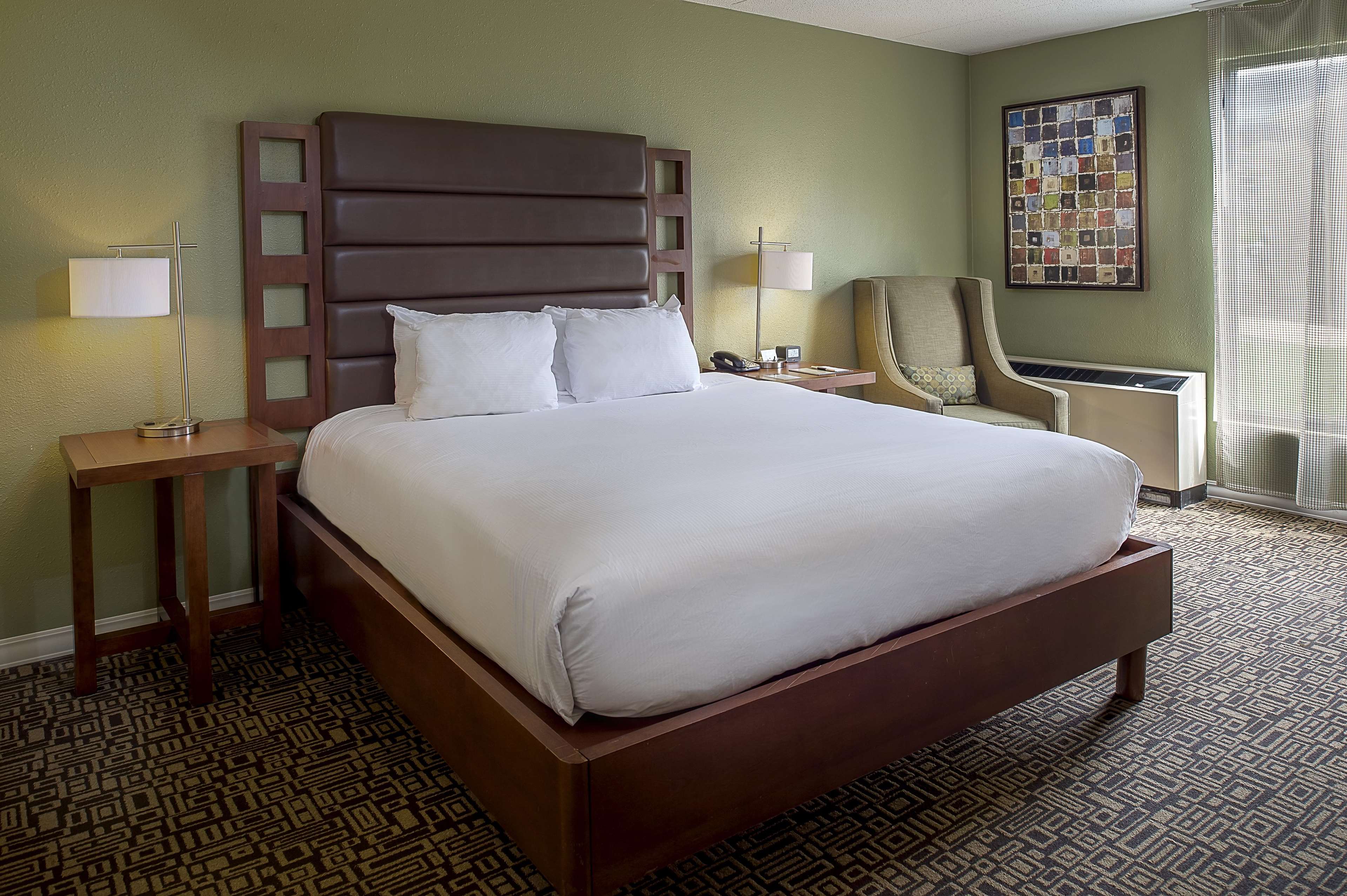 DoubleTree by Hilton Hotel Collinsville - St. Louis Photo