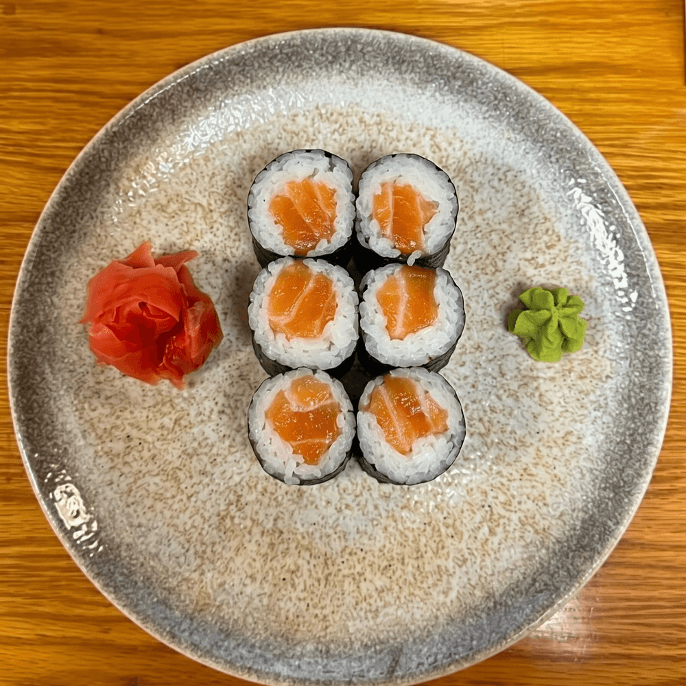 Maki Salmon Roll