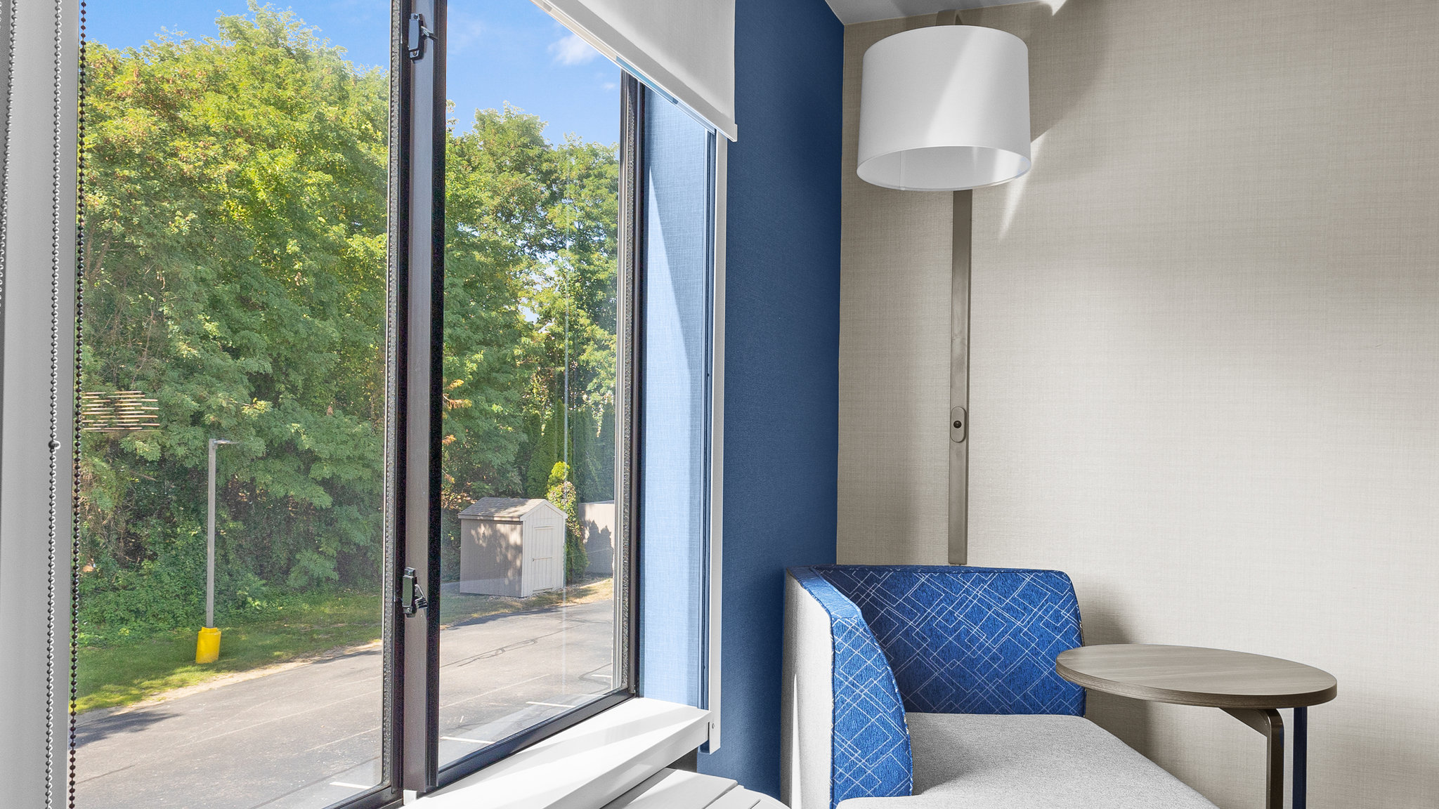 Holiday Inn Express & Suites Manchester-Airport by IHG Image