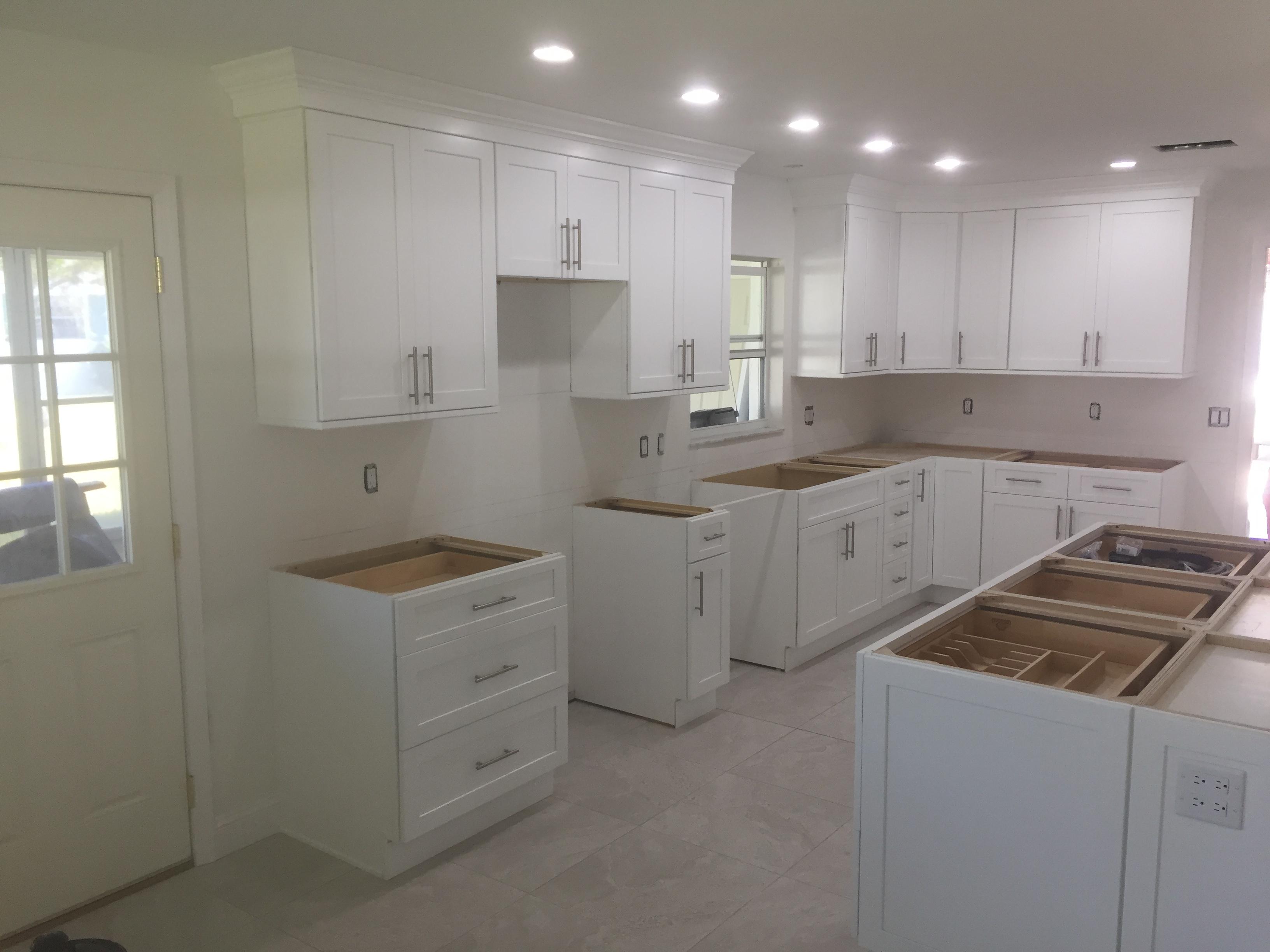 Island Kitchens & Baths Inc Image