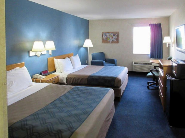 Images Econo Lodge Inn & Suites Lake Of The Ozarks