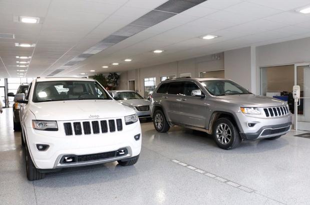 Images Suburban Chrysler Dodge Jeep Ram of Troy