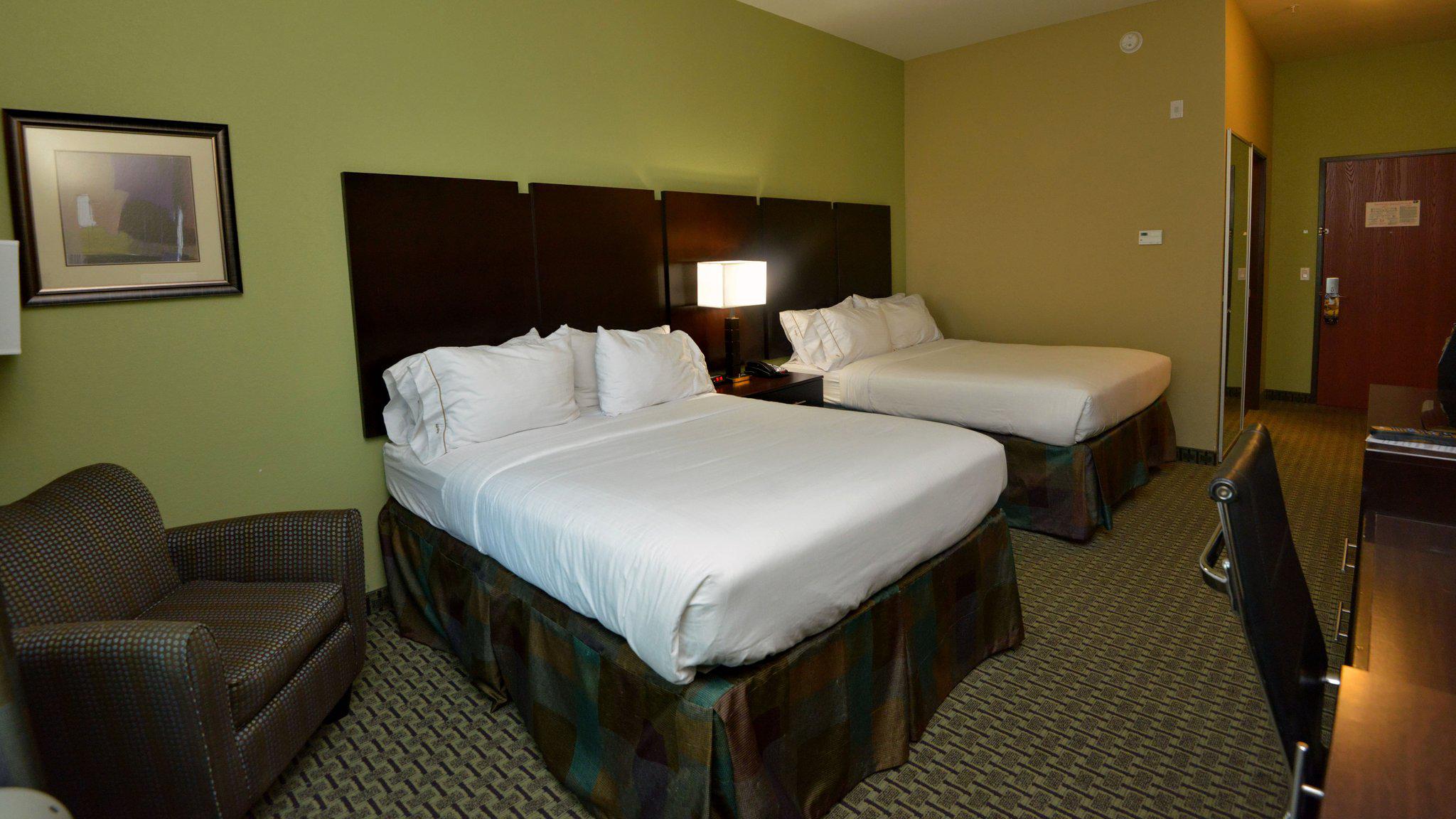 Holiday Inn Express & Suites Baton Rouge North Photo