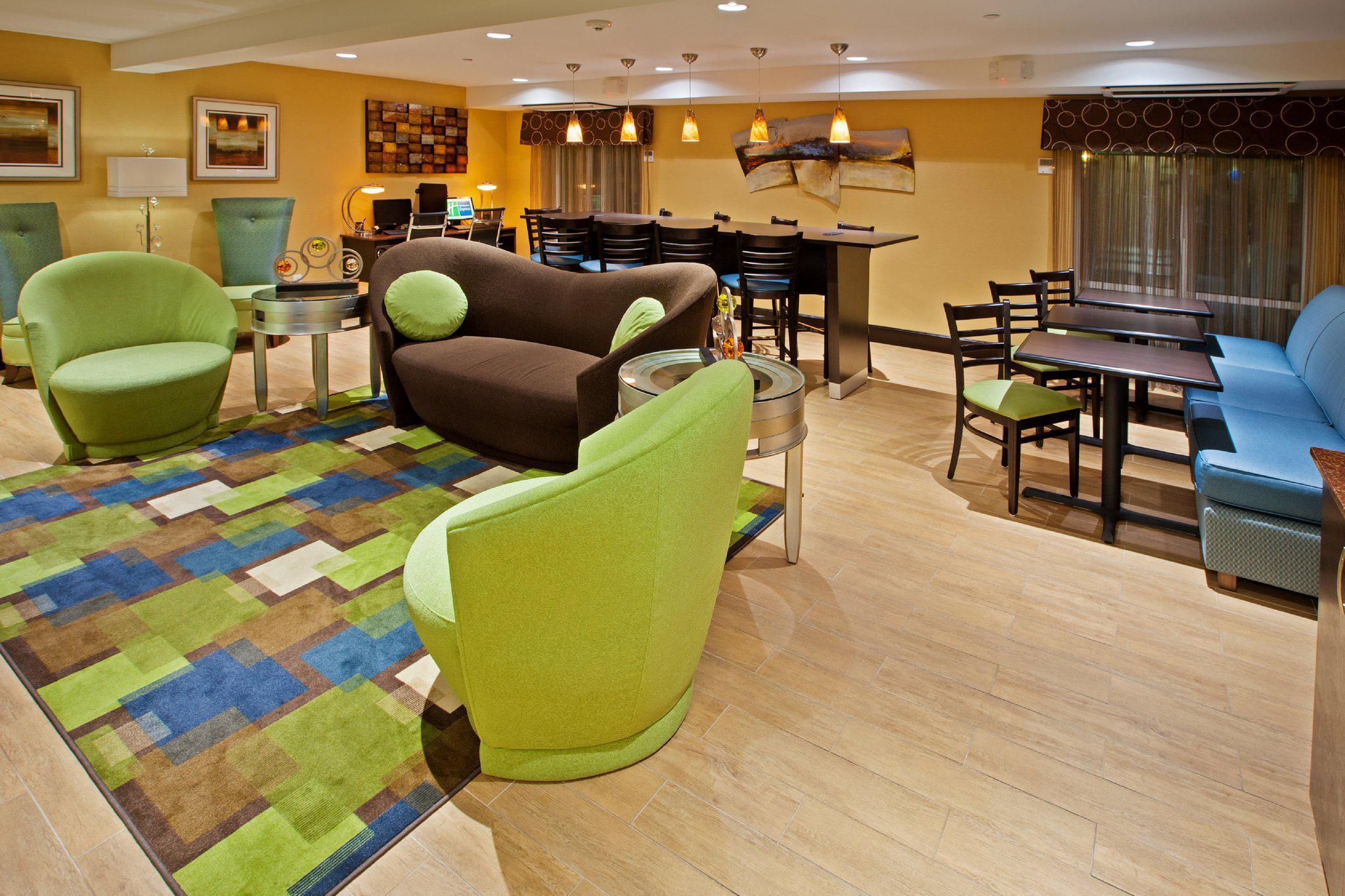 Holiday Inn Express Bowling Green Photo