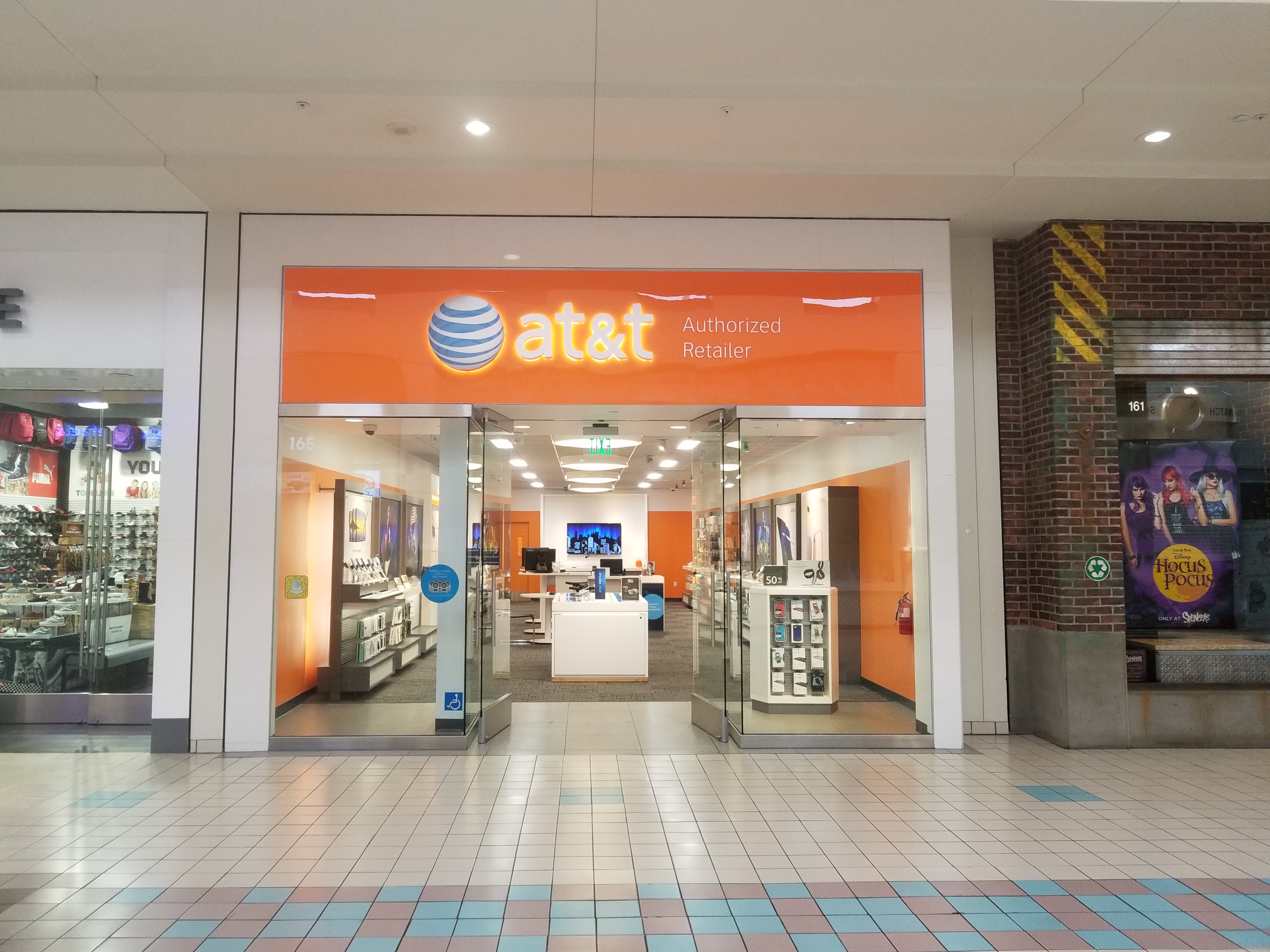 AT&T Store Photo