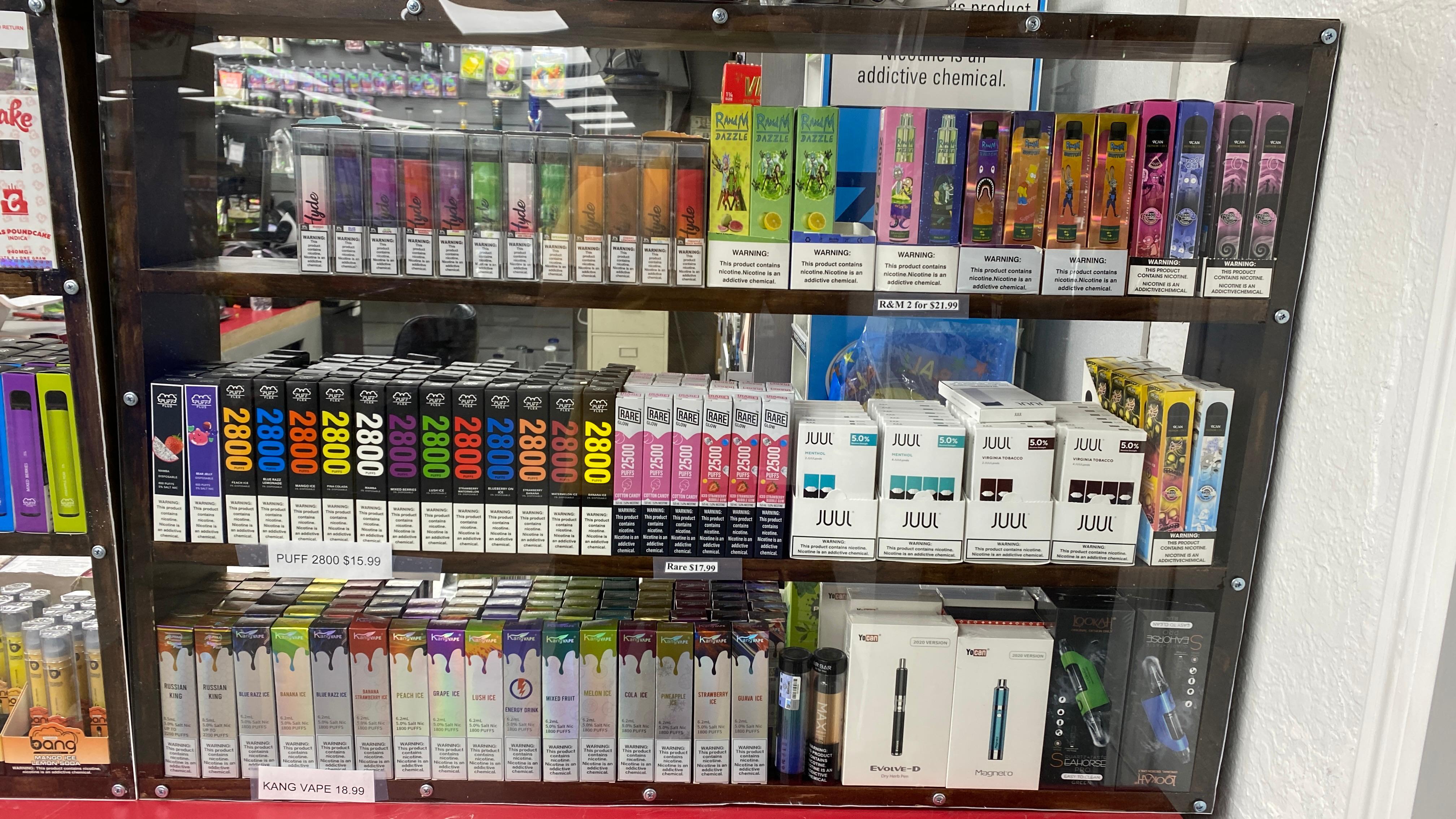 We carry all kind of disposable vape