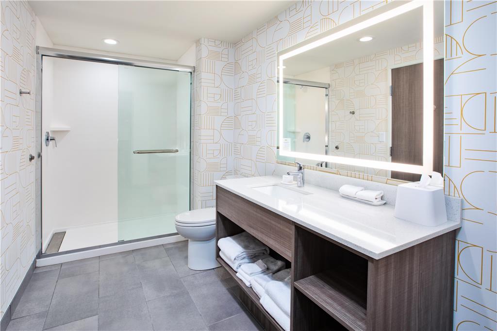 Home2 Suites by Hilton Traverse City Image