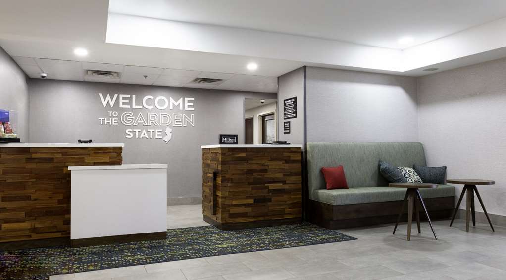 Hampton Inn East Windsor Image