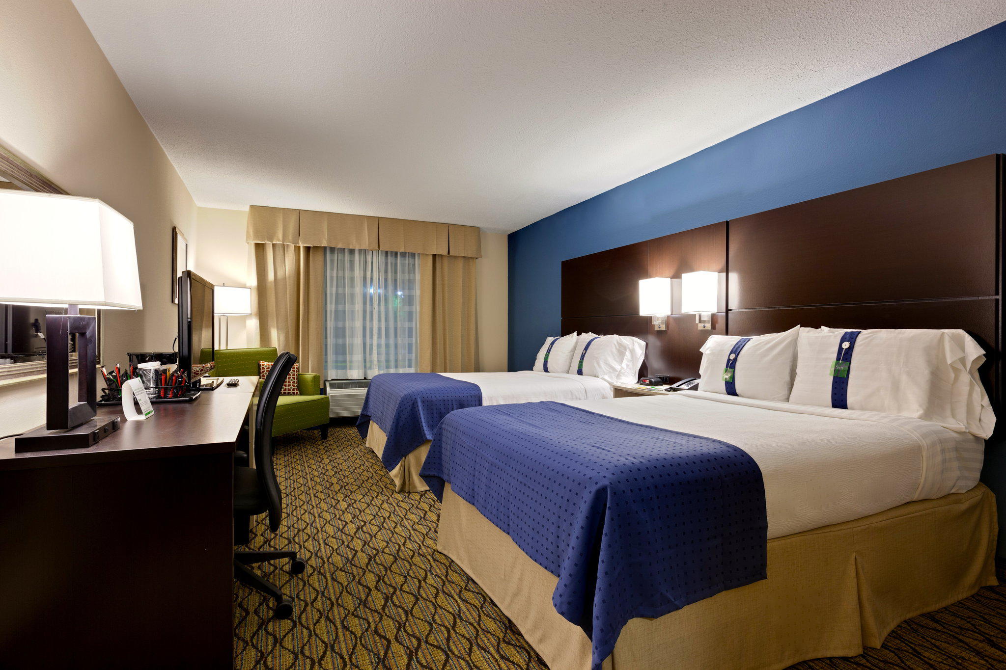 Holiday Inn & Suites Atlanta Airport-North Photo