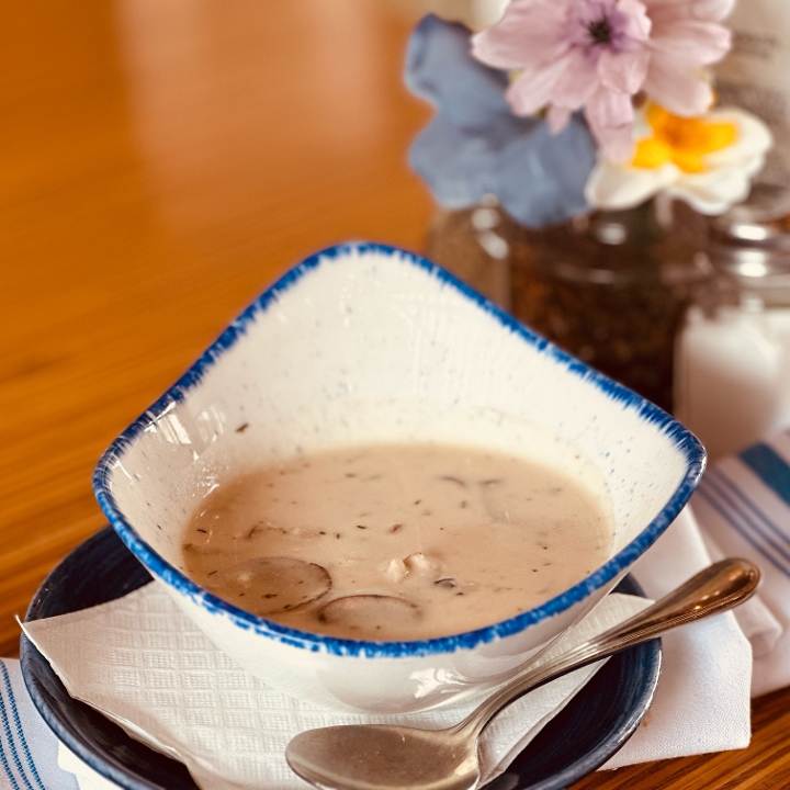 V CREAMY MUSHROOM