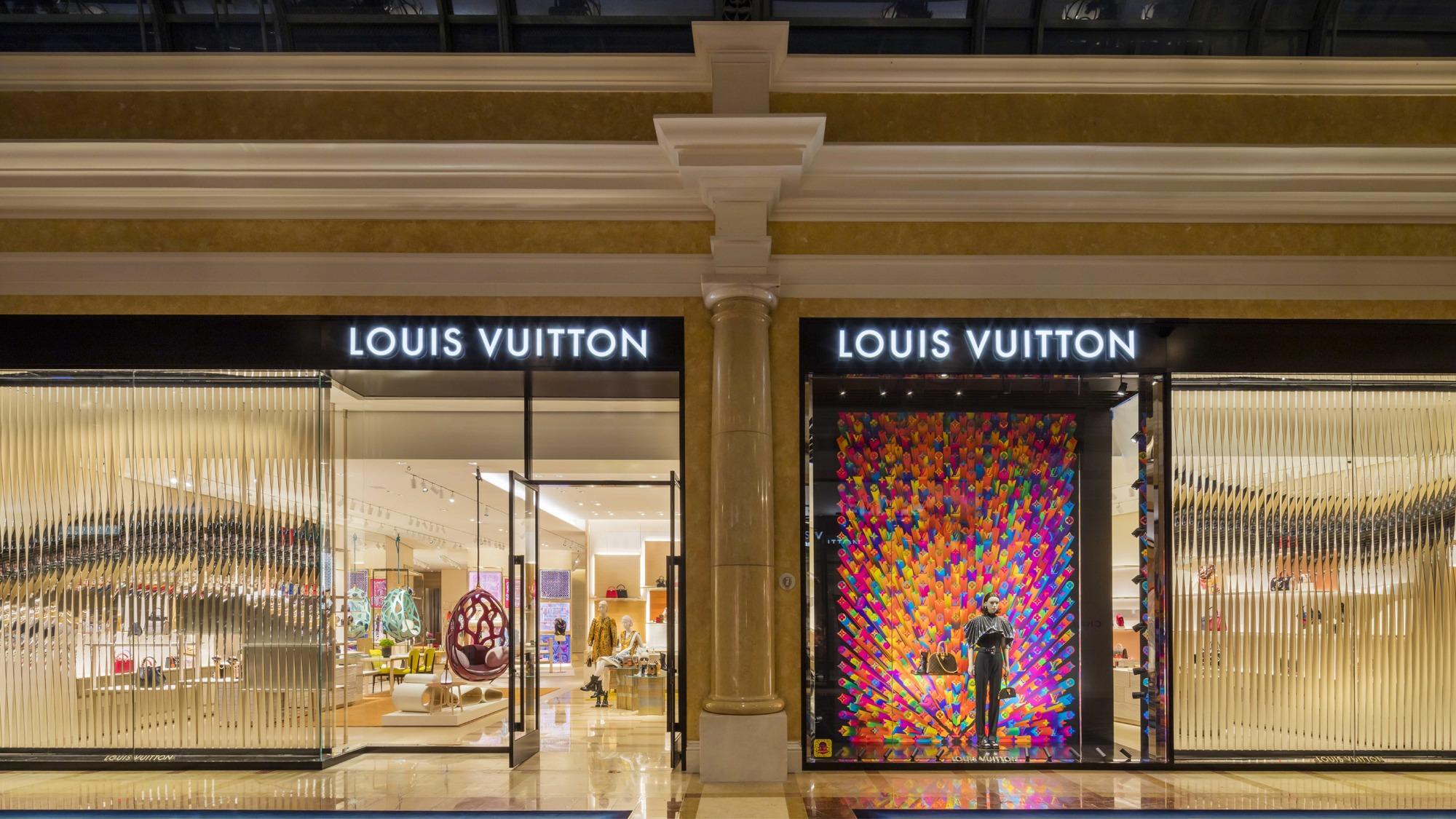 Exterior of Louis Vuitton Store in Las Vegas Nevada Editorial Image - Image  of entrance, luxury: 152542600