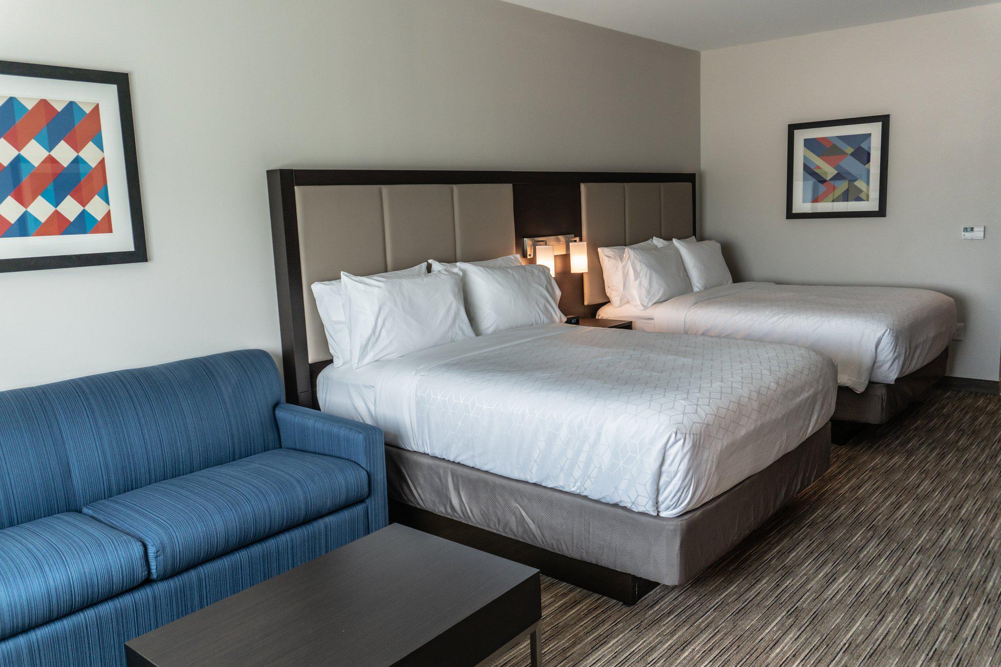 Holiday Inn Express & Suites Birmingham - Homewood Photo