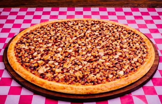 Large BBQ Crispy Chicken Pizza 14 (Greek style)